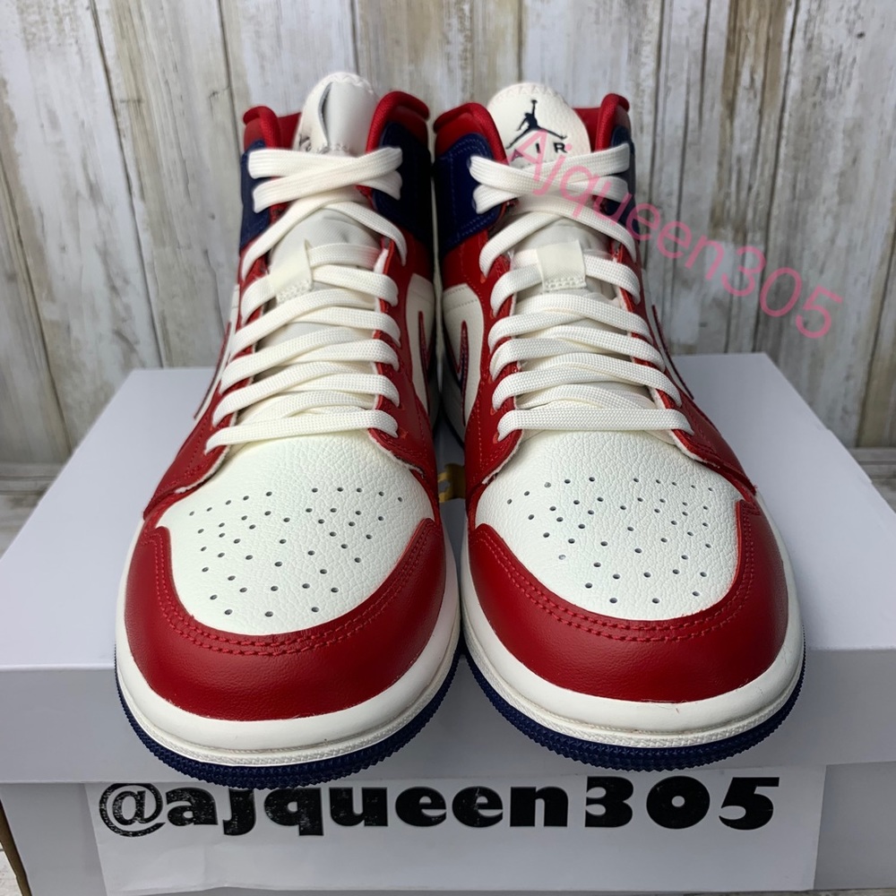 Air Jordan 1 Mid Women's USA - Picture 4 of 6
